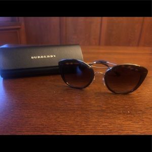 Burberry Sunglasses BE4251Q